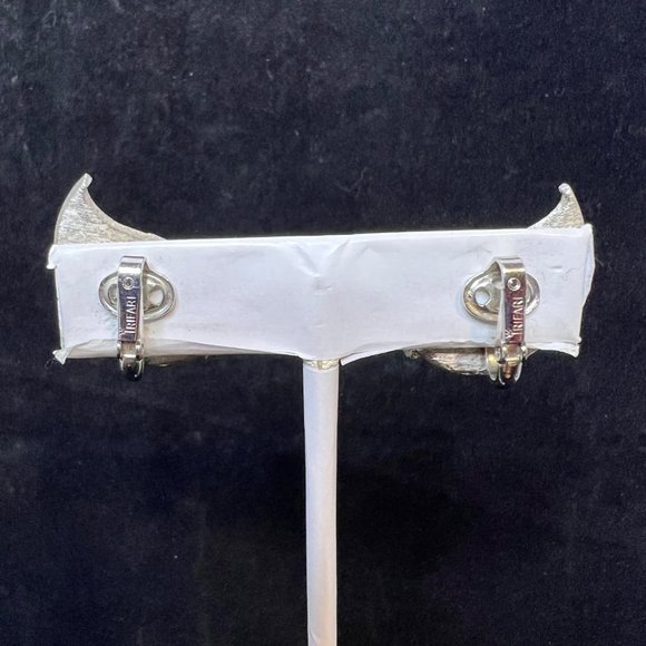 Vintage Crown Trifari Textured Silver Tone Leaf Clip On Earrings Signed (3291) - Picture 5 of 8